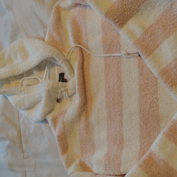 Sweater - Picture 2 of 3